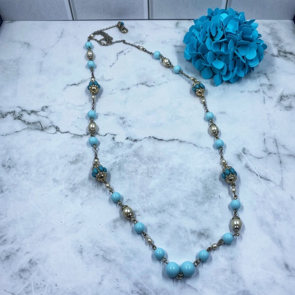 Banana Republic Necklace - Cute! 🌼 - Picture 5 of 5